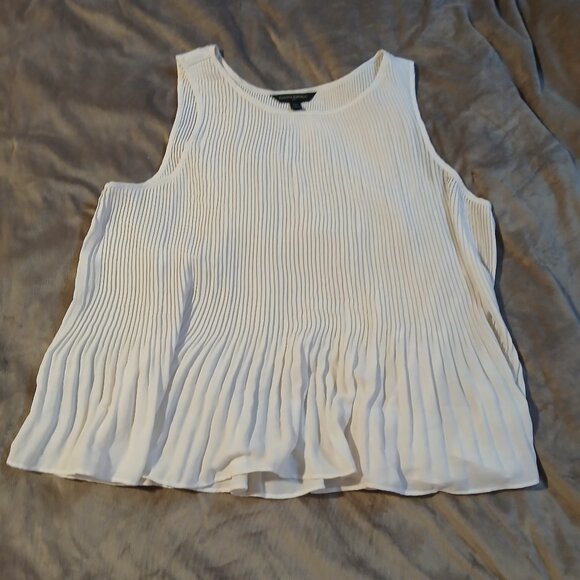 Banana Republic Factory Women's Pleated Sleeveless Blouse Ivory SZ PM - Picture 1 of 8